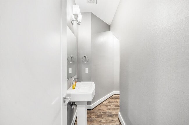 Photo - 1707 Freeman St