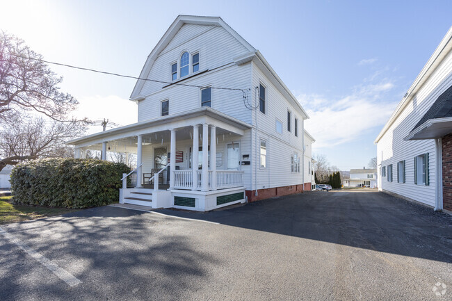 Building Photo - 207 Maple Ave Rental