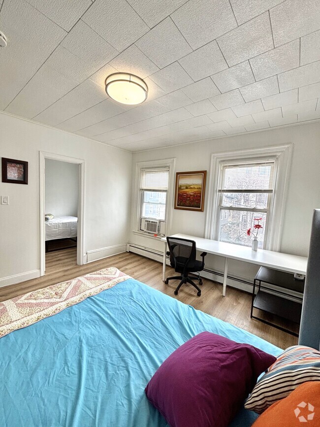 Building Photo - 10 Ashland St Unit A Rental