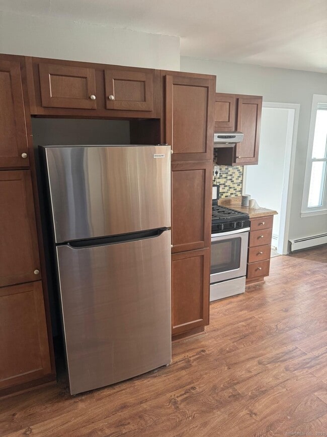 Building Photo - 422 Lafayette St Unit 1R