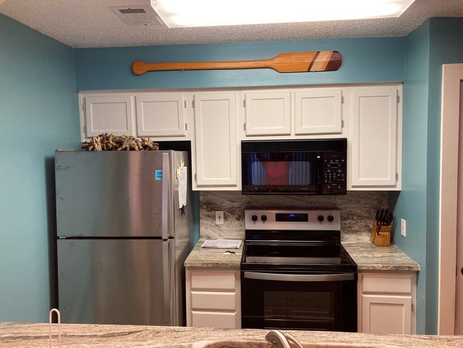 Photo - 1900 Duffy St Unit A5