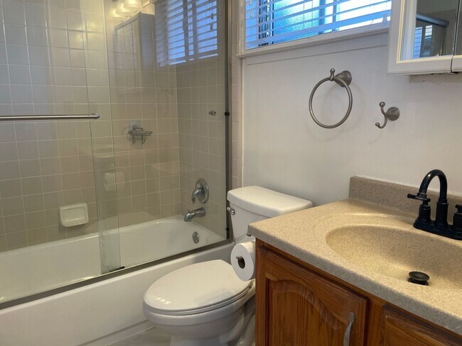 Photo - 1BR/1BA Tri-plex unit in West San Jose Unit 1