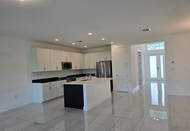 Photo - 19594 Broad Shore Walk