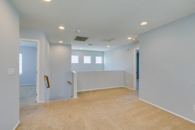 Photo - Bright Northwest Home with Loft & Mountain Views!