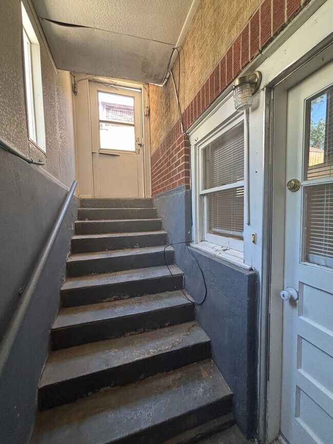 Photo - 1808 E 19th St Unidad PM-254-2  B