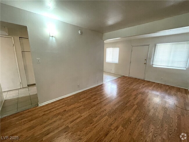 Building Photo - 3772 Royal Crest St Unit 17 Rental