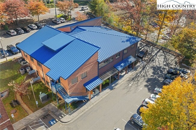 Photo - 610 State Farm Rd