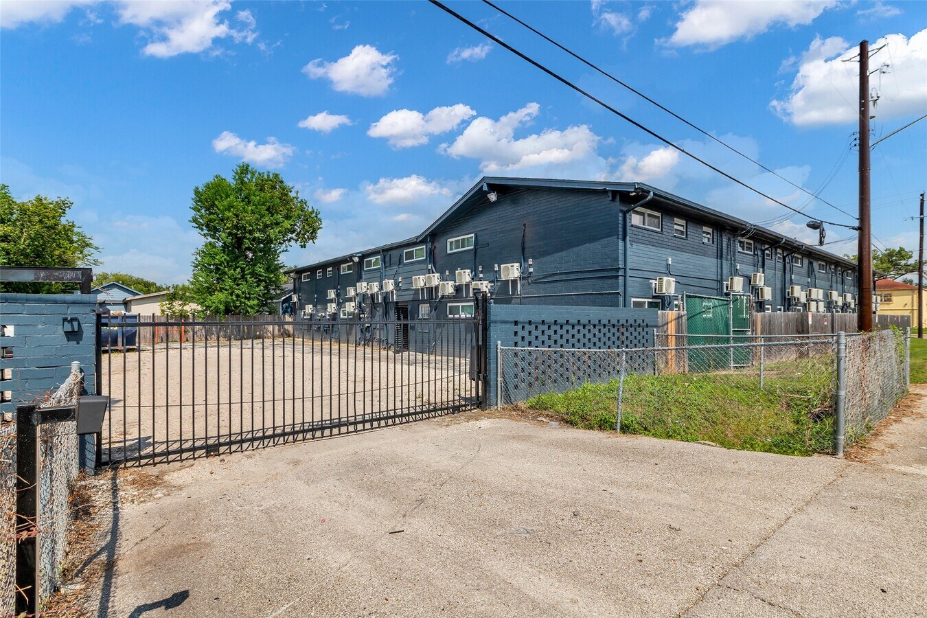 Photo - 4706 Yellowstone Blvd Unit 4