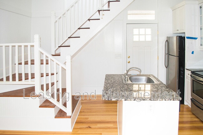Photo - 123 Wentworth St Unit C
