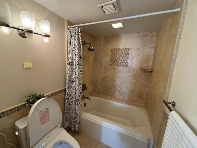 Photo - 1600 Ala Moana Blvd