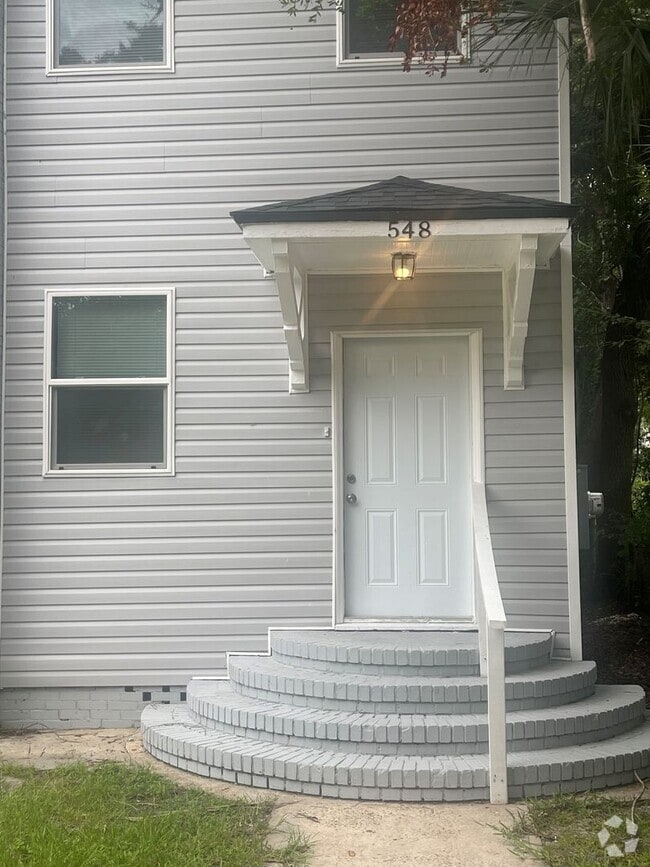 Building Photo - Duplex with Garage Apartment Unit 548 w 25th Street