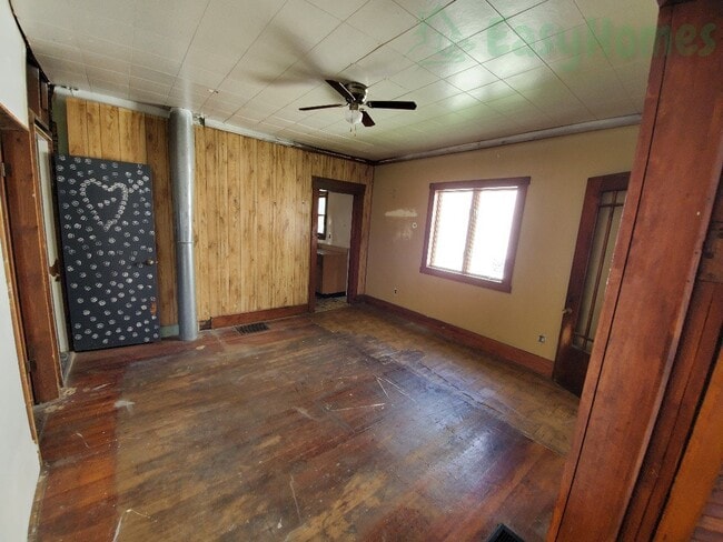 Photo - 824 S 6th St