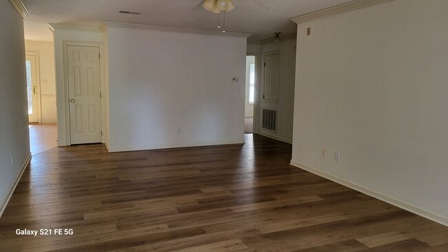 Living Room - 315 Hutchinson Ave