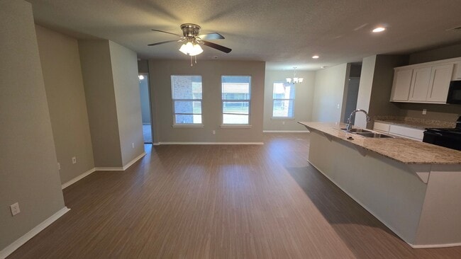 Photo - Great newer 3 bed 2 bath duplex.