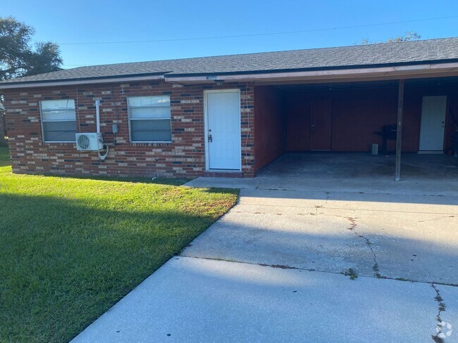 Building Photo - 2 Bedroom 1 Bath Duplex in Lakeland for RENT! Rental