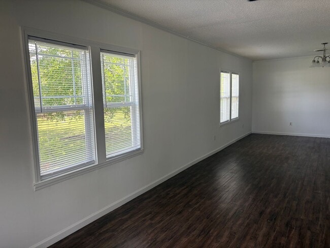 Photo - 1605 High St