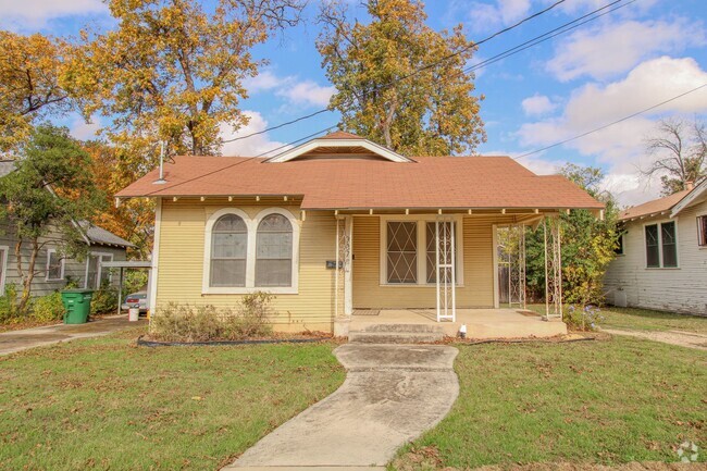 Building Photo - 707 W Lynwood Ave Rental