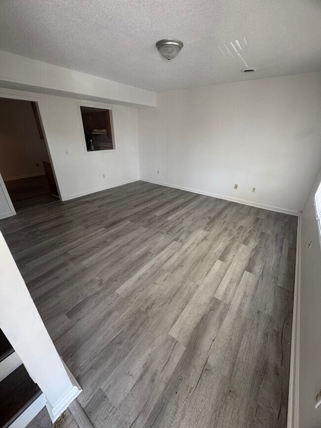 156 Berrywood Ln