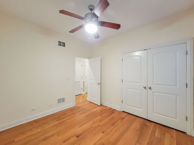 Photo - 3230 N Kenmore Ave Unit 3