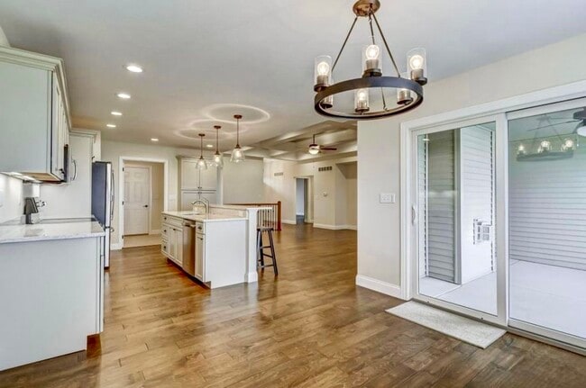 Photo - 1811 Spartan Dr