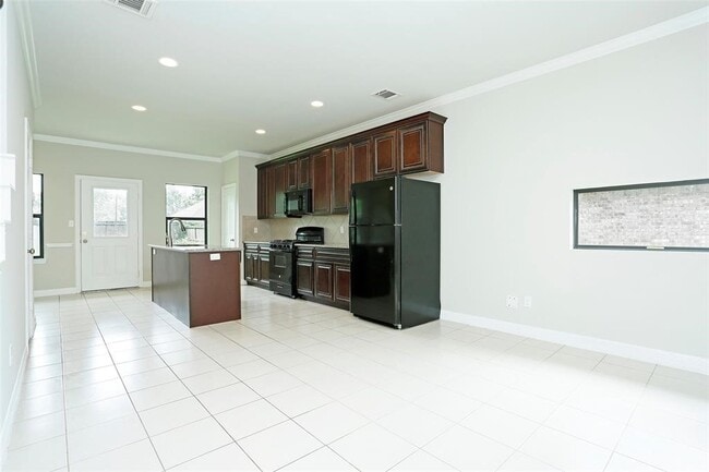 Building Photo - 990 Grenshaw St Unit B Rental