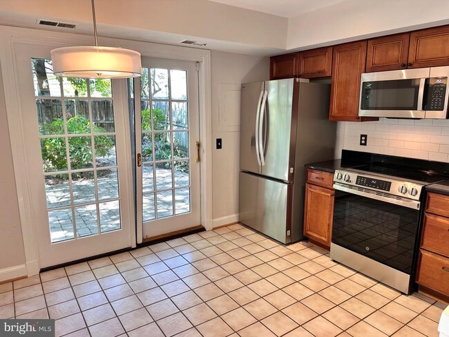 Photo - 505 Carlisle Dr