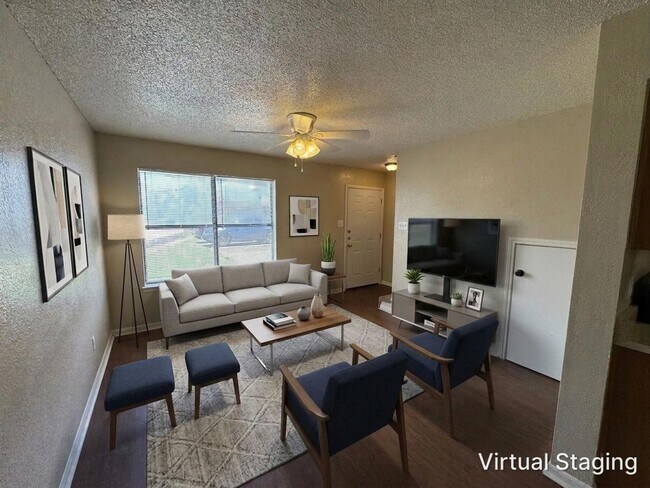 Photo - 1208 Monroe Loop Unit # D