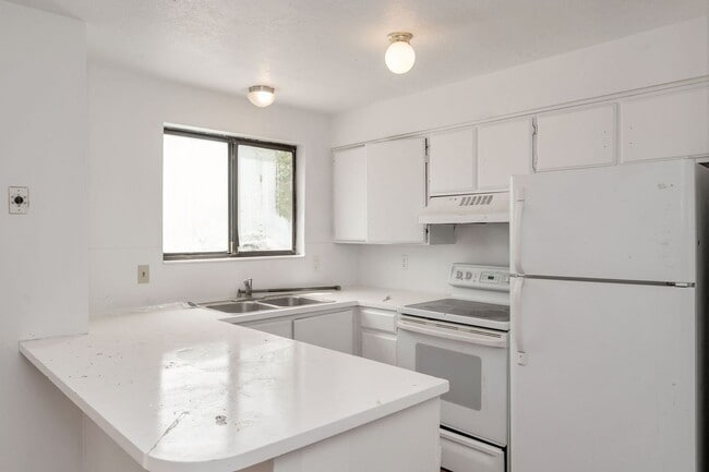 Photo - Spacious 2 Bedroom Duplex In West Valley City