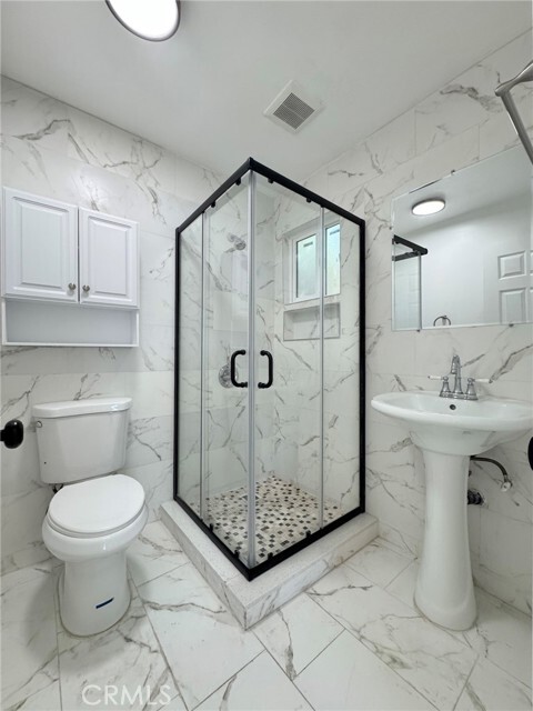 Building Photo - 1102 Larimore Ave Unit 10