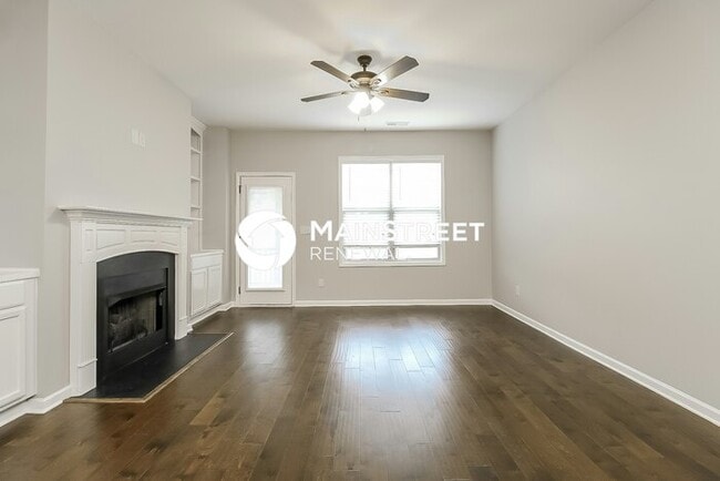 Photo - 3 Bedroom Pet-Friendly Home in CLAYTON, NC with Main Street Renewal