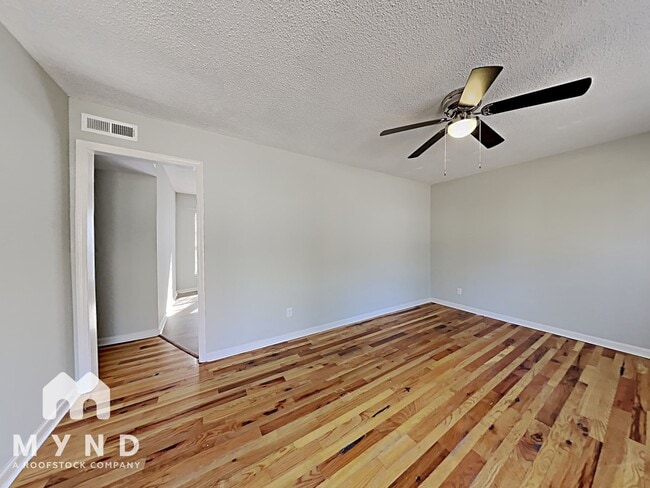 Photo - 5967 Shane Cir