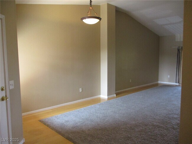 Photo - 1001 Domnus Ln Unidad 203