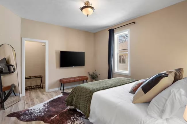 Photo - 719 E 9th Ave