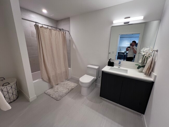 Photo - 20421 NW 20th Ct Unidad A2