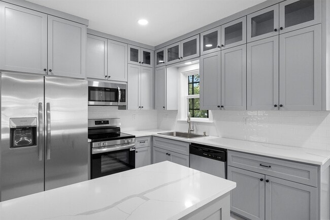 Photo - 307 E Academy St