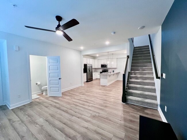 Photo - 406 Gaston Pk Ln Unit 100