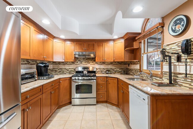 Photo - 2540 E 29th St