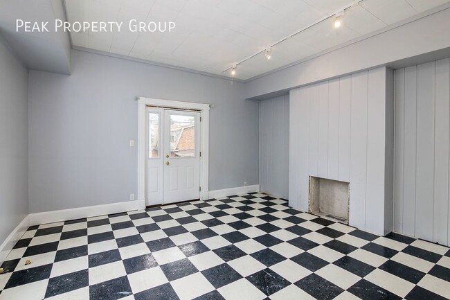 Photo - 2552 Vestry Ave