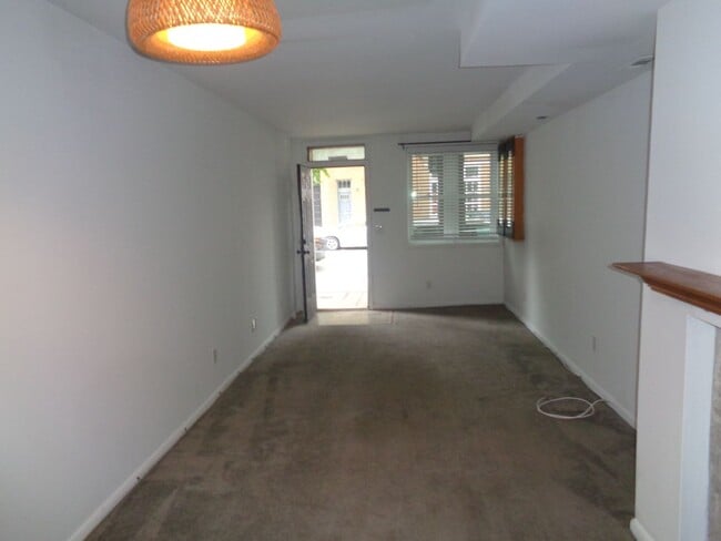 Photo - 1917 Fleet St