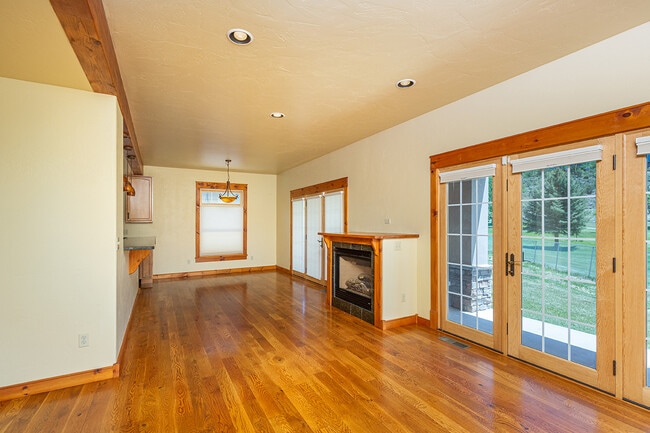 Photo - 102 Via Tuscana