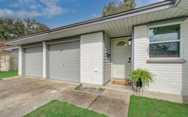 Photo - 9923 Antrim Ln