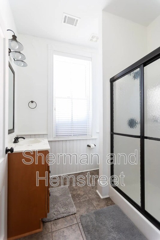 215 Twelfth Street Apt B