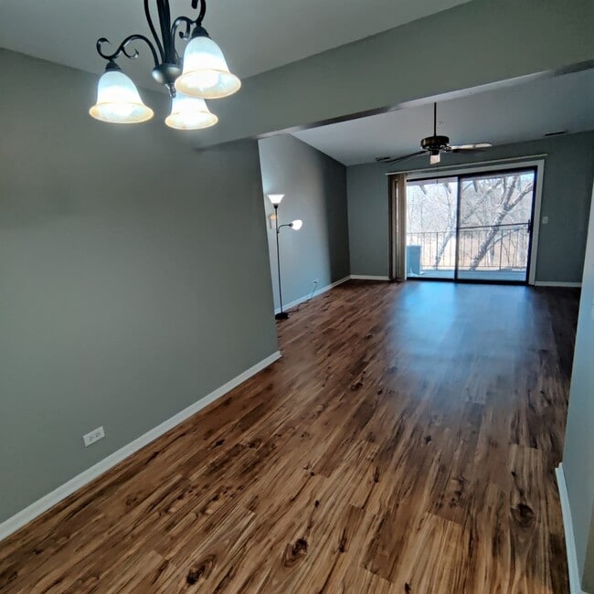 21W581 North Ave