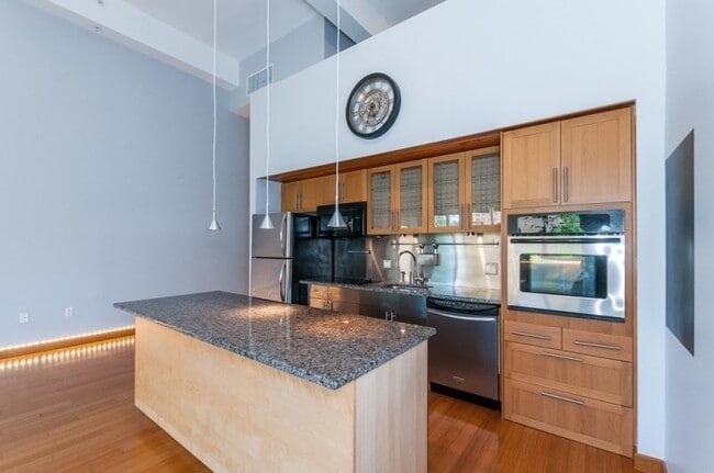 Photo - 290 Pleasant St Unit 208