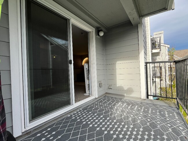 Photo - 12530 109th Ct NE Unidad F204