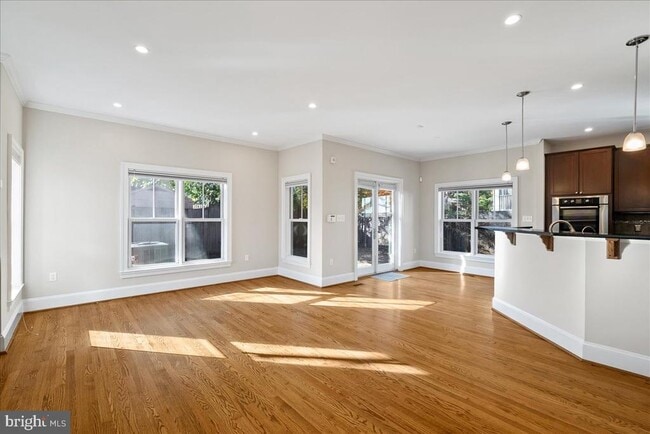 Photo - 902 Ramsey St