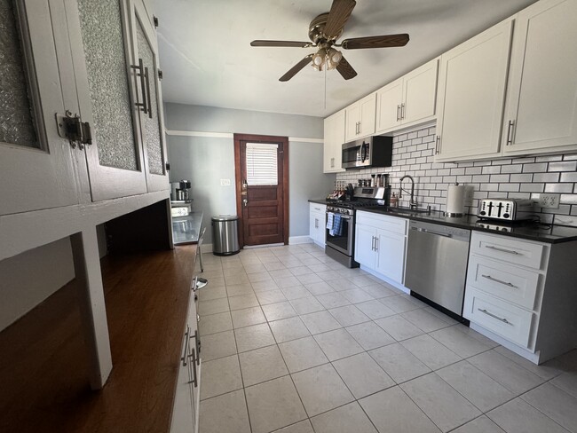 Cocina - 821 E Pearson St Unidad 821