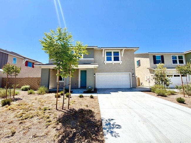 Building Photo - Move-In Ready 4 Bedroom Home in Gated Community of Rockport Ranch with Open Concept Living