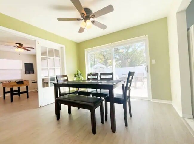 Comedor - 1078 58th Ave S