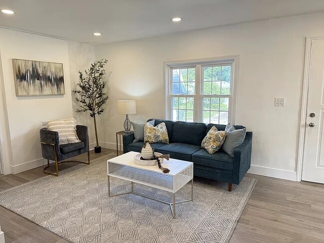 Photo - 1338 Meriline St